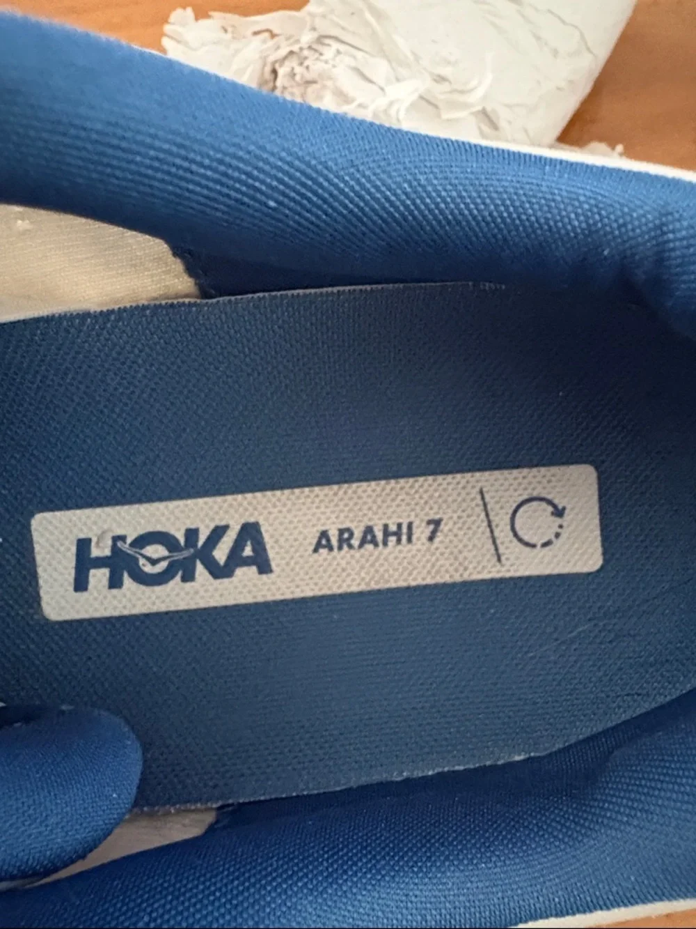 Hoka Arahi 7 White and Blue Running Shoe Size 9.5